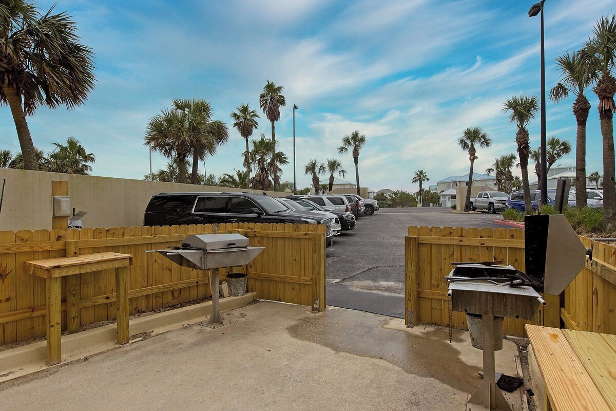 The Palms Amenities (2)